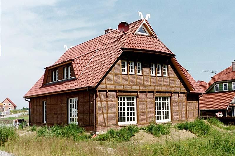 Fachwerkhaus mit Dachverzierung